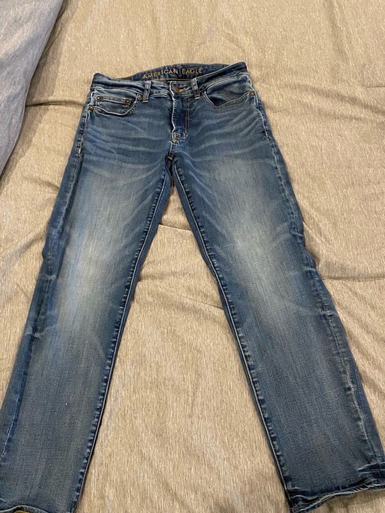 American Eagle Outfitters Men’s Faded Blue Slim Straight Jeans